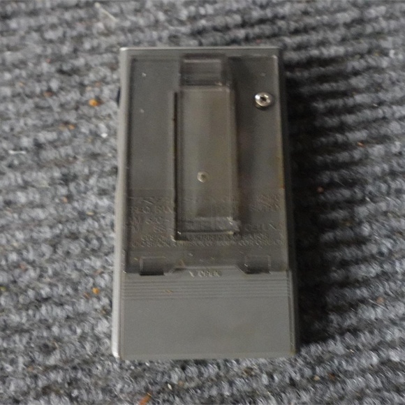 Vintage Realistic 12-120 Stereo-Mate AM/FM Handheld Radio - Picture 4 of 4